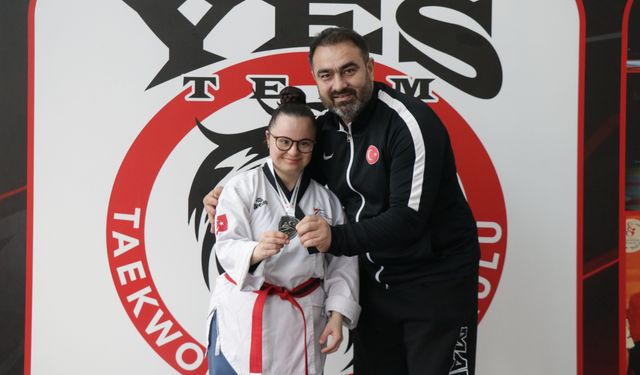 Down sendromlu tekvandocu Büşra Yolun, şampiyonluklar istiyor