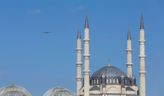 Edirne'de F-16'lar ve Bayraktar Akıncı prova uçuşu yaptı
