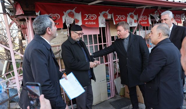 Erzincan'da valilik öncülüğünde ihtiyaç sahiplerinin bakkal borçları ödendi