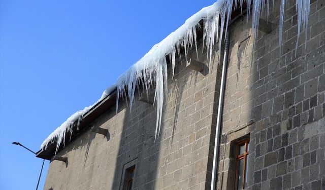 Erzurum, Ardahan ve Kars'ta soğuk hava etkisini sürdürüyor