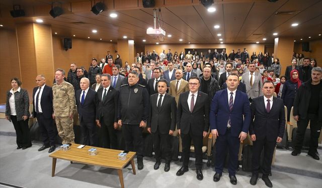 Erzurum Valisi Baruş'tan 'Dijital dünyada kütüphaneler en güvenli limandır' vurgusu: