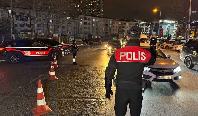 Esenyurt'ta polis ekiplerince asayiş ve trafik uygulaması yapıldı