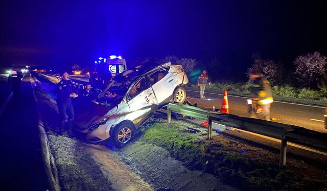 Eskişehir'de otomobilin SUV tipi araçla çarpıştığı kazada 2 kişi öldü, 2 kişi yaralandı