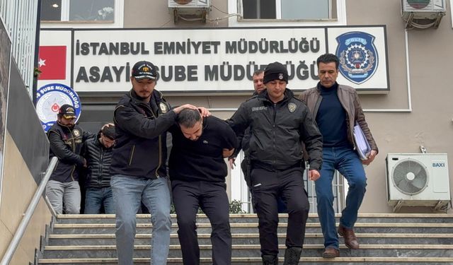 Eyüpsultan'da kuyumcudan 4 kilo altın çalınmasına ilişkin 8 zanlı yakalandı