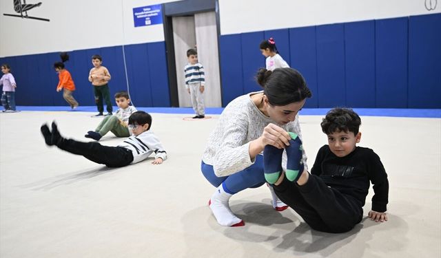 Gaziantep'te uluslararası standartlarda yapılan cimnastik salonunda geleceğin şampiyonları yetişecek