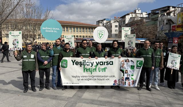 Gaziantep'te Yeşilay Haftası dolayısıyla yürüyüş düzenlendi