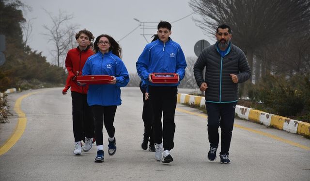 Gelibolu Yarımadası'ndan alınan toprak, deniz suyu ve Türk bayrağı Bilecik'e ulaştı