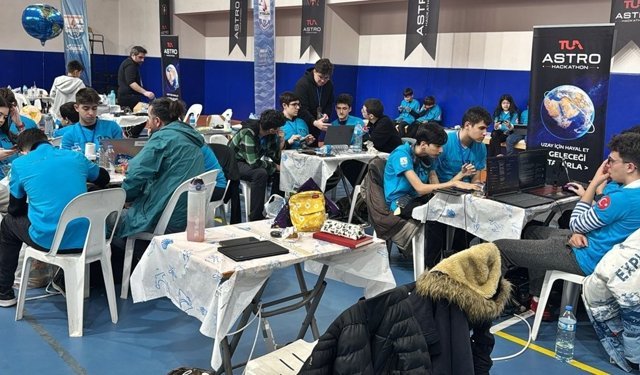 Gençleri uzayla buluşturan 'TUA Astro Hackathon' yarışması Çanakkale'de başladı