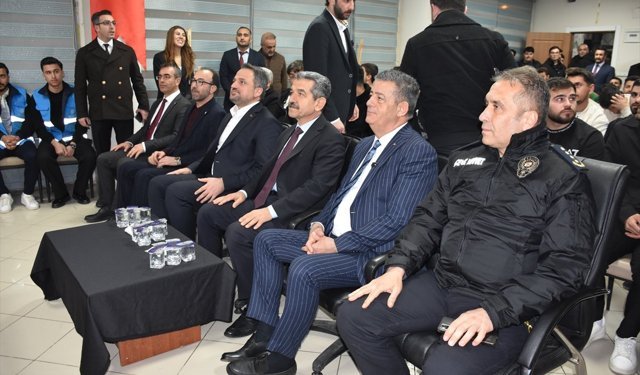 Gençlik ve Spor Bakan Yardımcısı Eminoğlu, Şırnak'ta gençlerle söyleşi programına katıldı