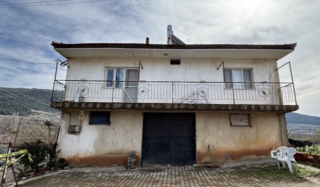 GÜNCELLEME 3 - Manisa'da bir kişi karısını, kayınvalidesini, kayınpederini ve kayınbiraderini öldürdü