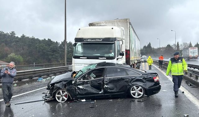 GÜNCELLEME - Anadolu Otoyolu'nda zincirleme kaza nedeniyle kapanan İstanbul yönü ulaşıma açıldı