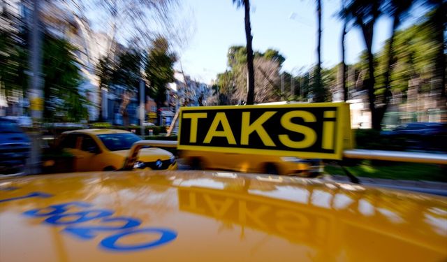 GÜNCELLEME - İzmir'de ücret meselesi nedeniyle taksi şoförünü öldüren şüpheli yakalandı