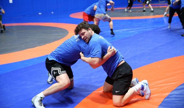 Güreşe ağabeyleri sayesinde başlayan milli sporcunun hedefi Avrupa şampiyonluğu