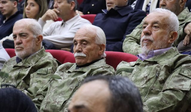 Hatay'da huzurevi sakinleri Milli Mücadele kahramanlarını anmak için sahneye çıktı