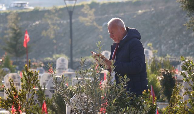 Hatay'da Ramazan Bayramı'nın ilk günü Narlıca Deprem Mezarlığı ziyaret edildi
