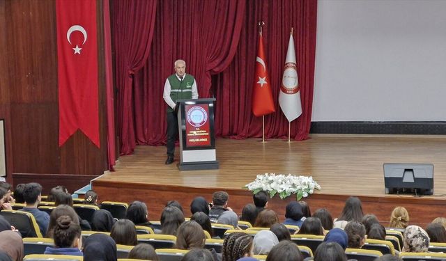 Hatay'da üniversite öğrencileri bağımlılıkla mücadele konusunda bilgilendirildi