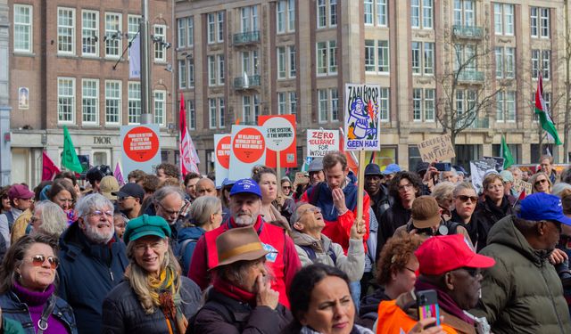 Hollanda'da ırkçılık ve ayrımcılık karşıtı gösteri düzenlendi