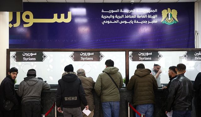 İç savaştan kaçarak Lübnan'a sığınan Suriyelilerin İsrail saldırıları sonrası ülkelerine dönüşü sürüyor