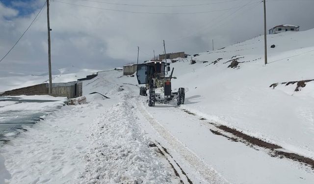 Iğdır'da kardan kapanan köy yolları ulaşıma açıldı