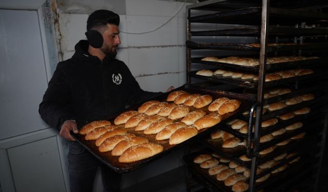 Irak'ın Süleymaniye kentinde iki cami, her gün bin yolcuya iftariyelik ikramında bulunuyor