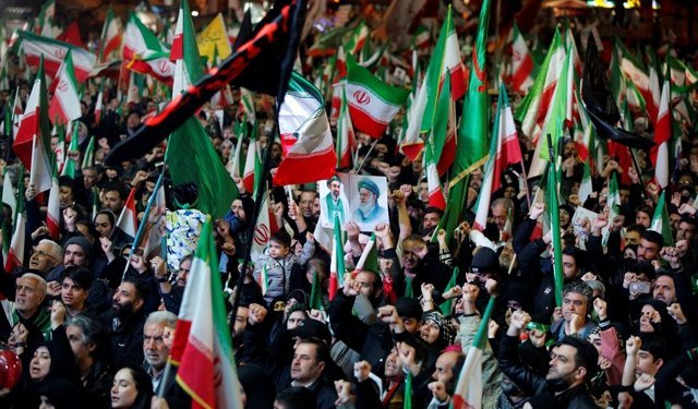 İran Cumhurbaşkanı Pezeşkiyan İle Dışişleri Bakanı Erakçi, 'İslam Cumhuriyeti Günü' kutlamalarına katıldı