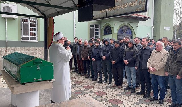 Isparta'da aile içi kavgada hayatını kaybeden polis memuru toprağa verildi