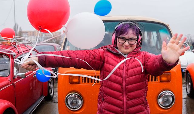 İstanbul'da down sendromlu bireyler vosvos konvoyuyla farkındalık etkinliğine katıldı
