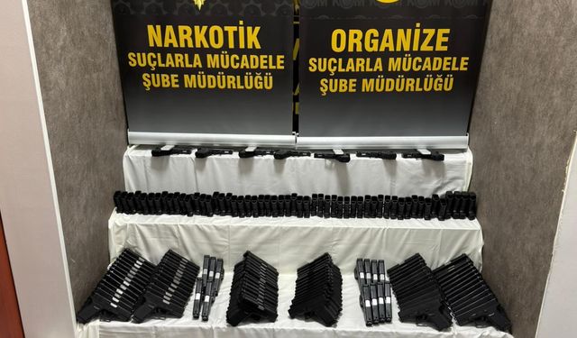 İzmir'de 149 ruhsatsız tabanca ele geçirildi