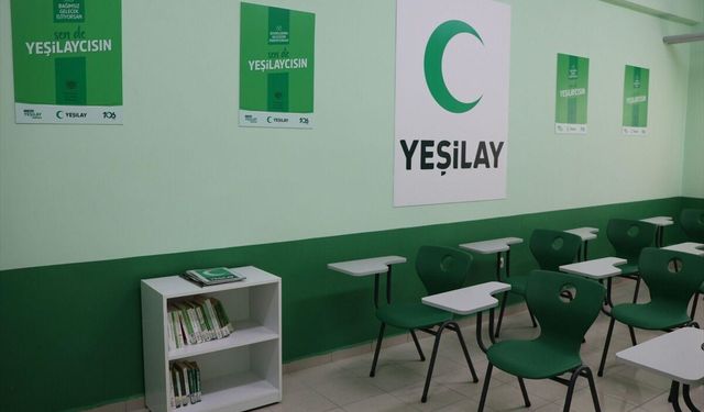 İzmir'de çocuk ve gençlik kapalı ceza infaz kurumunda 'Yeşilay Kulüp Odası' açıldı