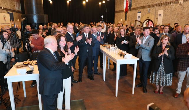 İzmir'de düzenlenecek 'Windsurf Techno 293 Dünya Şampiyonası' tanıtıldı