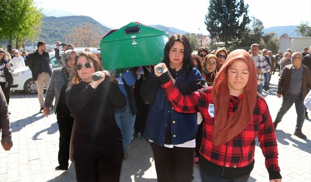 Kadınlar Günü'nde öldürülen Sermin Bacak, Fethiye'de defnedildi