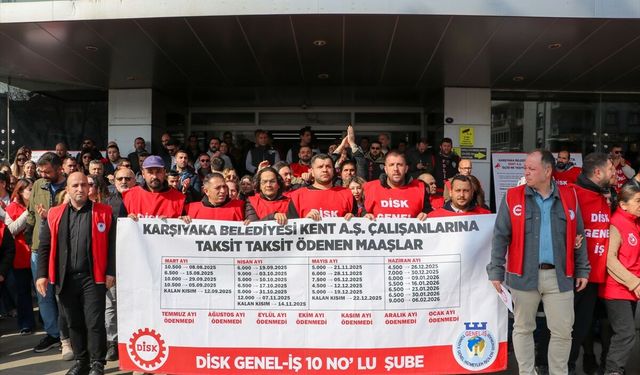 Karşıyaka Belediyesi işçileri 'eksik ve taksitli maaş' eylemi yaptı