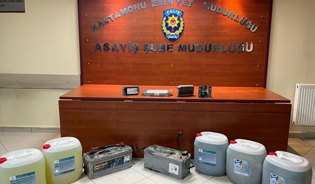 Kastamonu'da iş makinesinin mazotunu ve parçalarını çalan 2 zanlı yakalandı