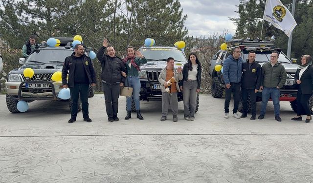 Kastamonu'da özel bireyler off-road araçlarıyla şehir turu attı