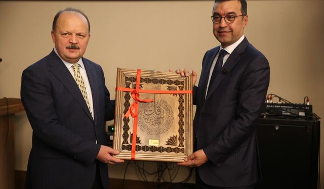 Kastamonu'da sevgi evleri ve yurtlarda kalan öğrenciler huzurevi sakinleri ile iftar yaptı