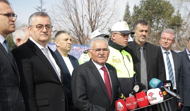 Kayseri'de 1,5 milyar lira maliyetli Kartal Katlı Kavşağı ve Bağlantı Yolları Projesi'nin startı verildi