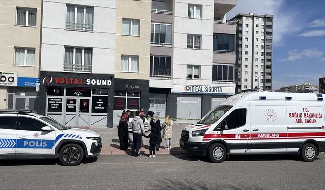 Kayseri'de 3'üncü kattan düşen yaşlı adam öldü