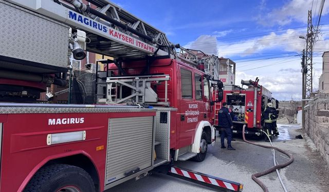 Kayseri'de apartman dairesinde çıkan yangın söndürüldü