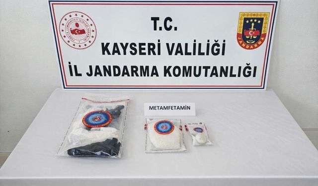 Kayseri'de jandarma 1 kilo 7 gram uyuşturucu ele geçirdi