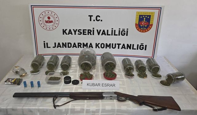 Kayseri'de jandarma 915 gram uyuşturucu ele geçirdi