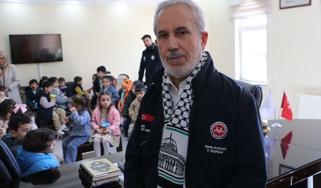 Kilis'te Kuran kursu öğrencileri kumbaralarını Gazzeli çocuklara bağışladı