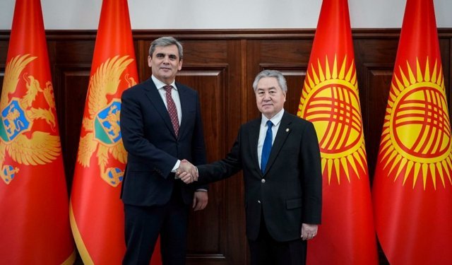 Kırgızistan ile Karadağ dışişleri bakanlıkları arasında 'işbirliği programı' imzalandı