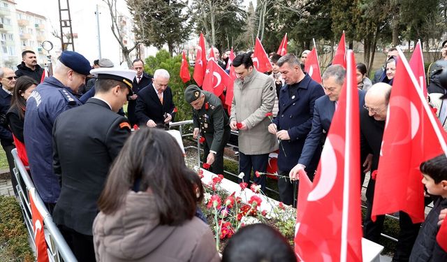 Kırklareli'nde devlet korumasındaki çocuklar şehitliği ziyaret etti
