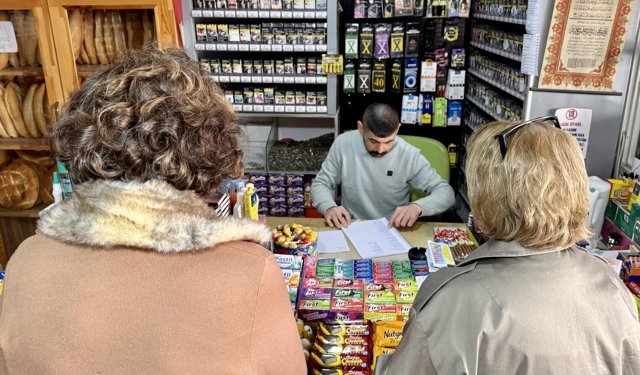 Kırşehir'de hayırsever kadınlar, 7 yıldır 'zimem defteri' geleneğini yaşatıyor