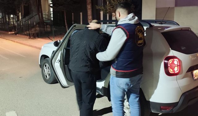 Kırşehir'de kesinleşmiş 44 yıl 5 ay hapis cezası bulunan firari yakalandı