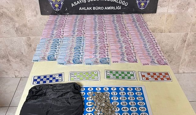 Kocaeli'de kumar oynayan 7 kişiye 81 bin 228 lira idari para cezası verildi