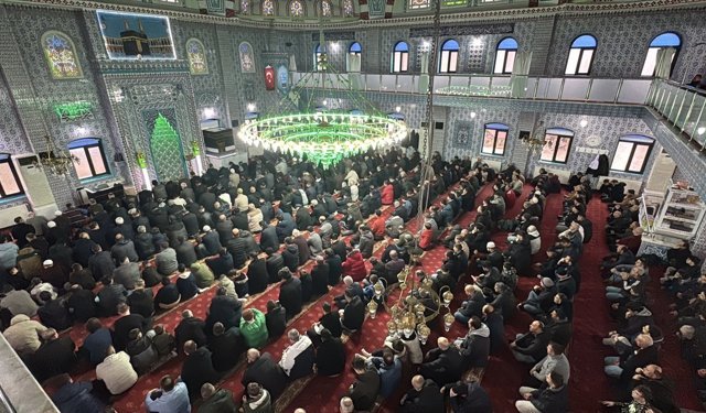 Konya ve çevre illerde bayram namazı kılındı