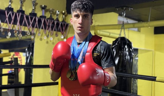 Kum torbasıyla başladığı wushuda hedefi elde ettiği başarılara yenilerini eklemek