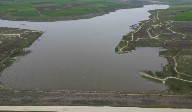 Kuraklıkla suyu çekilen Türkmenli Göleti yağışlarla yeniden dolmaya başladı