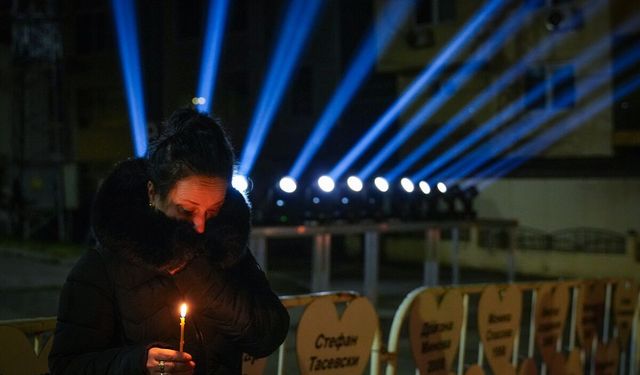 Kuzey Makedonya'daki gece kulübü yangınında hayatını kaybedenler törenle anıldı